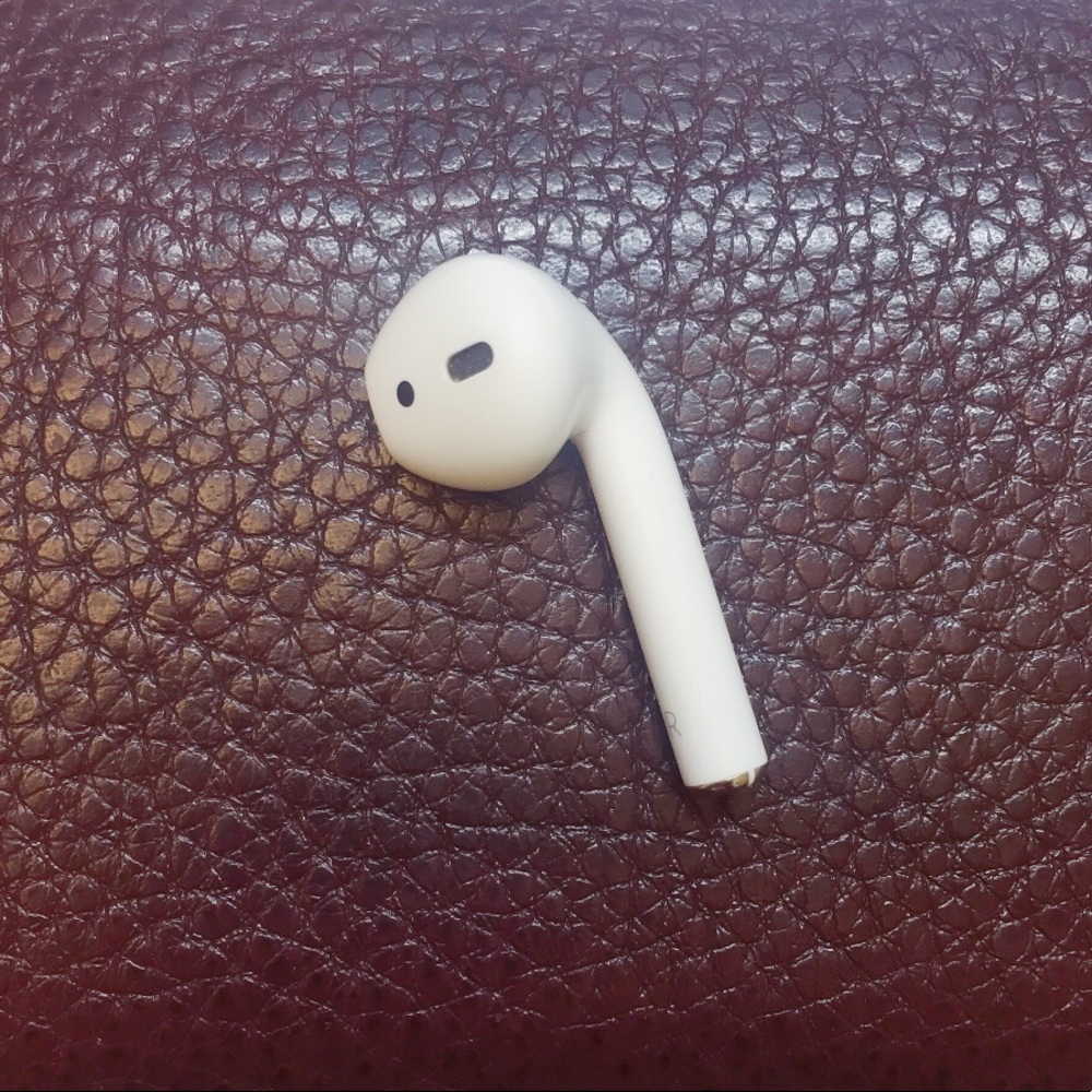 apple airpod RIGHT ONLY